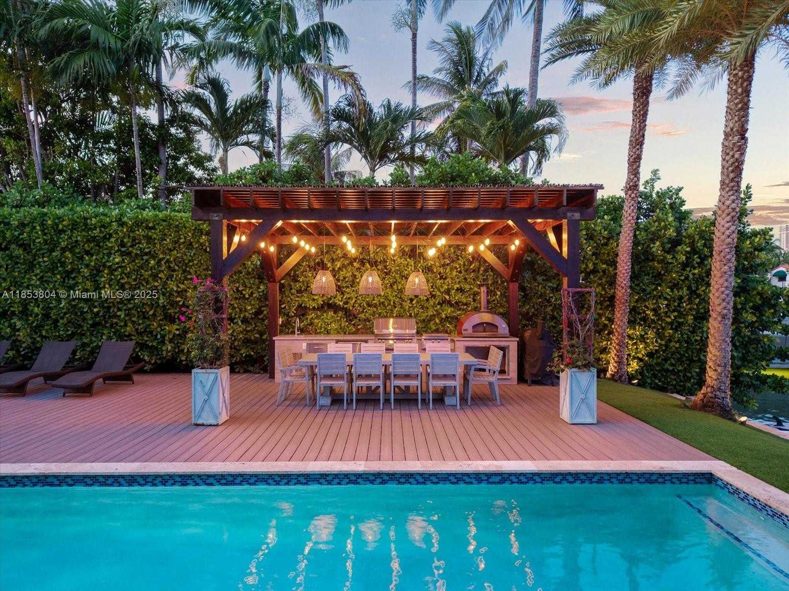 Small Image of 4475 NORTH MERIDIAN AVE, Miami Beach Number 52