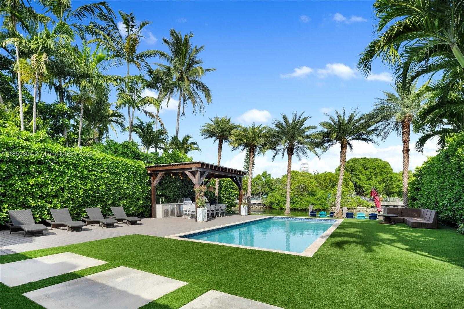 Small Image of 4475 NORTH MERIDIAN AVE, Miami Beach Number 56