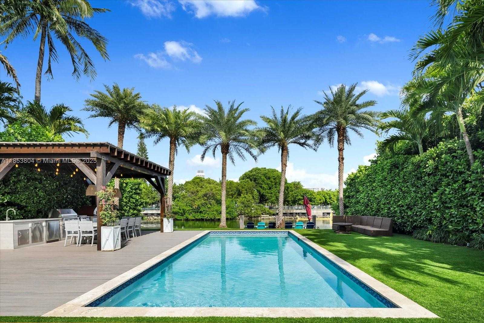 Small Image of 4475 NORTH MERIDIAN AVE, Miami Beach Number 57