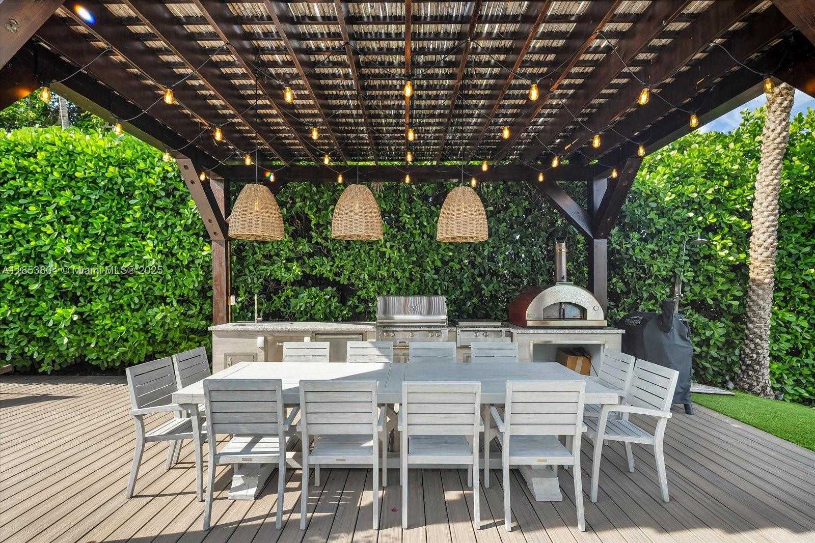 Small Image of 4475 NORTH MERIDIAN AVE, Miami Beach Number 58