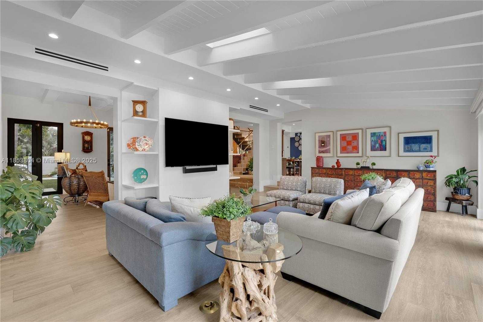 Small Image of 4475 NORTH MERIDIAN AVE, Miami Beach Number 6
