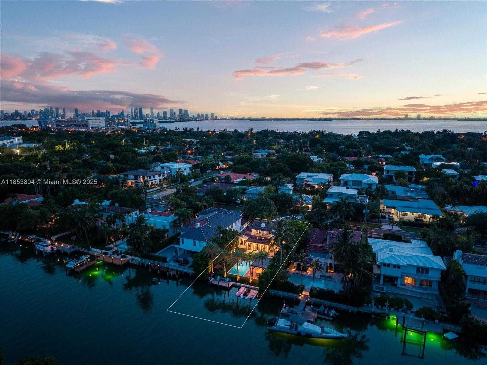 Small Image of 4475 NORTH MERIDIAN AVE, Miami Beach Number 65