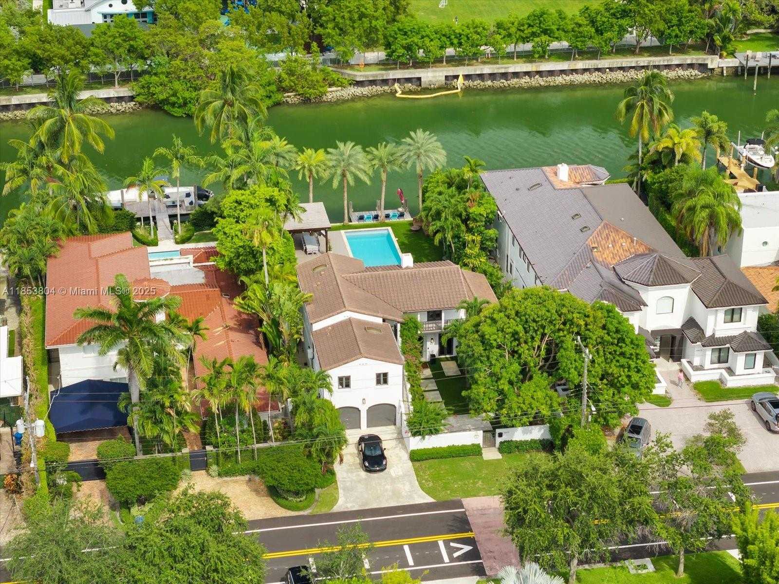 Small Image of 4475 NORTH MERIDIAN AVE, Miami Beach Number 66
