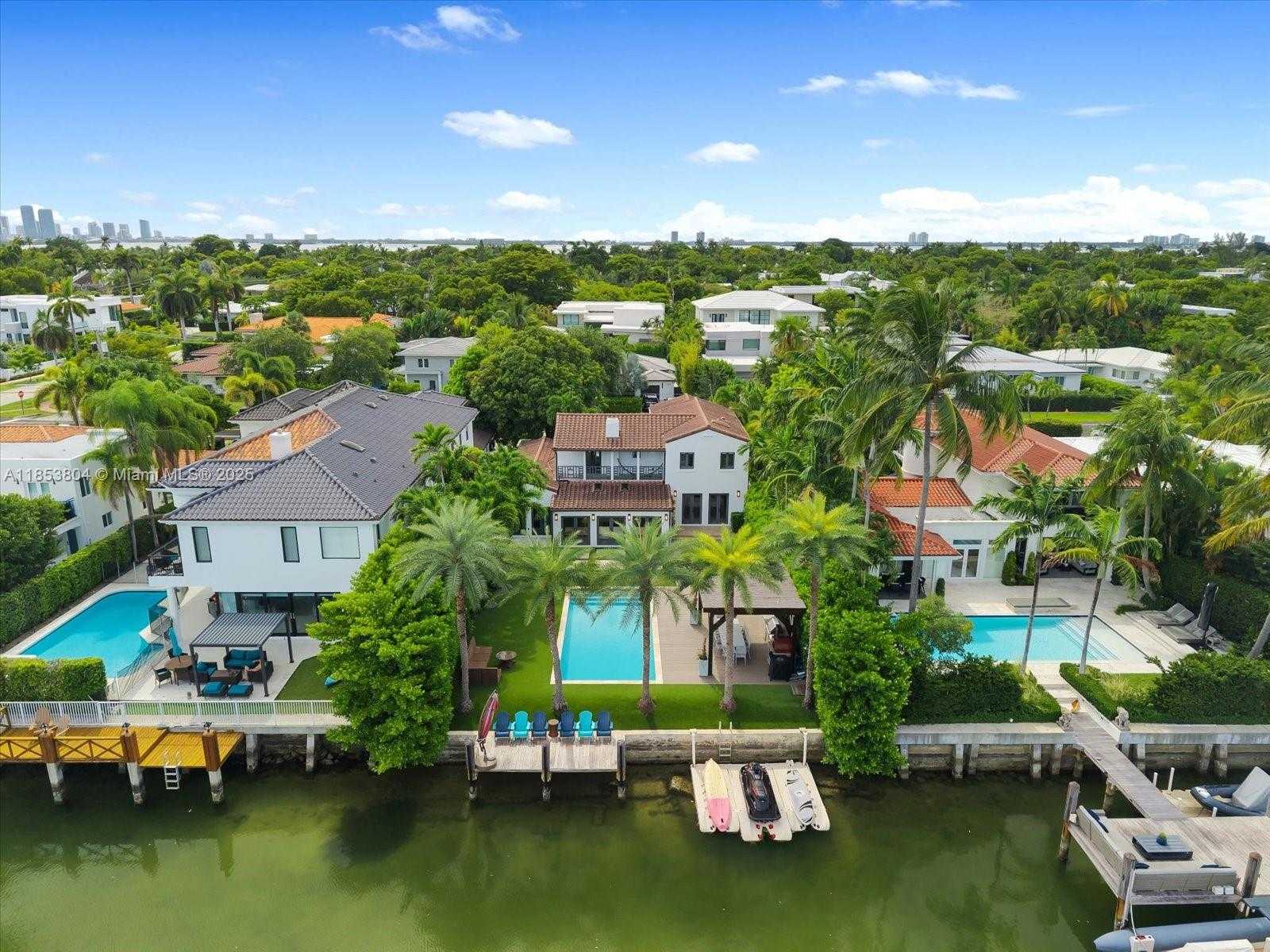 Small Image of 4475 NORTH MERIDIAN AVE, Miami Beach Number 68