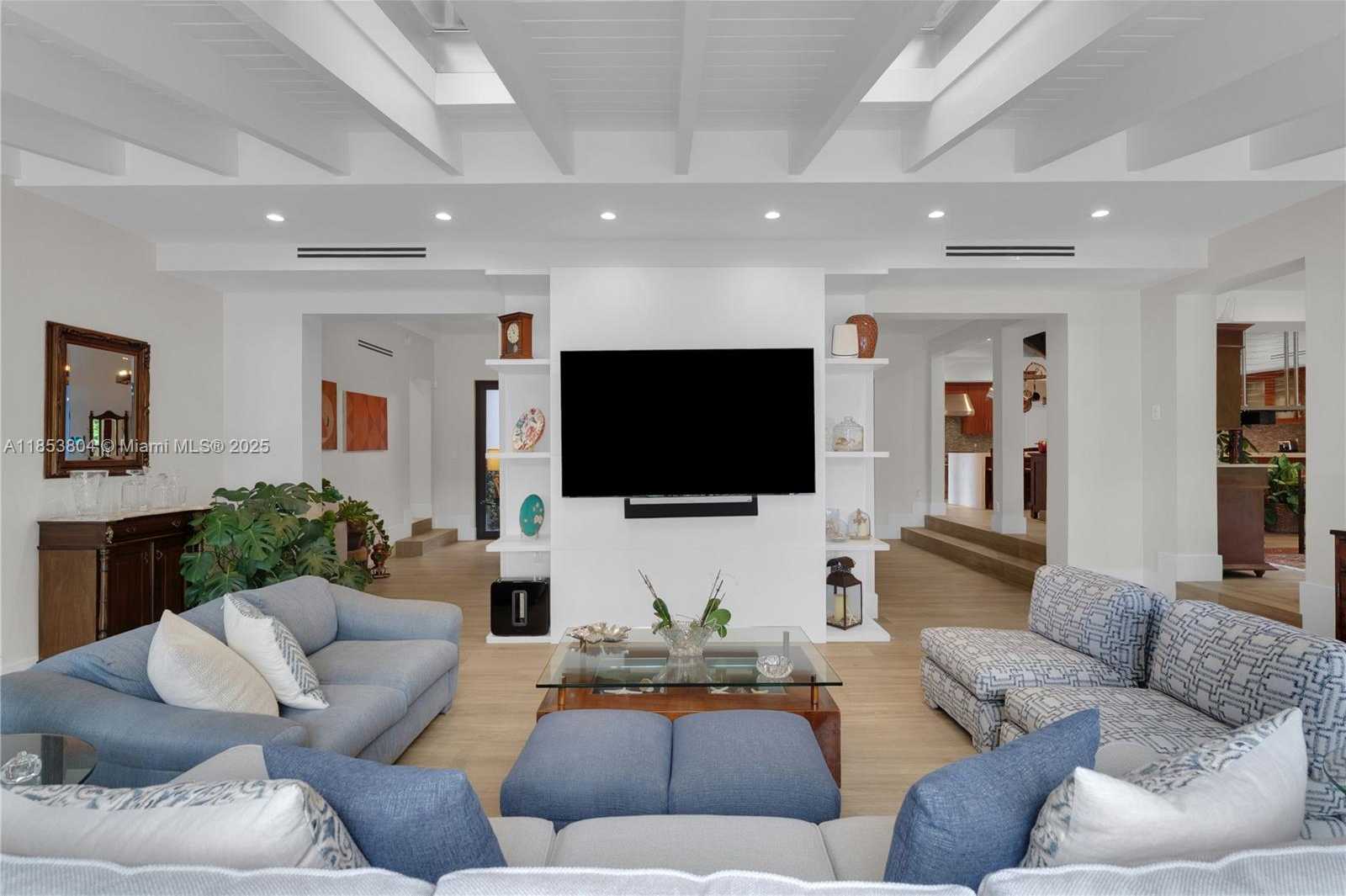 Small Image of 4475 NORTH MERIDIAN AVE, Miami Beach Number 7