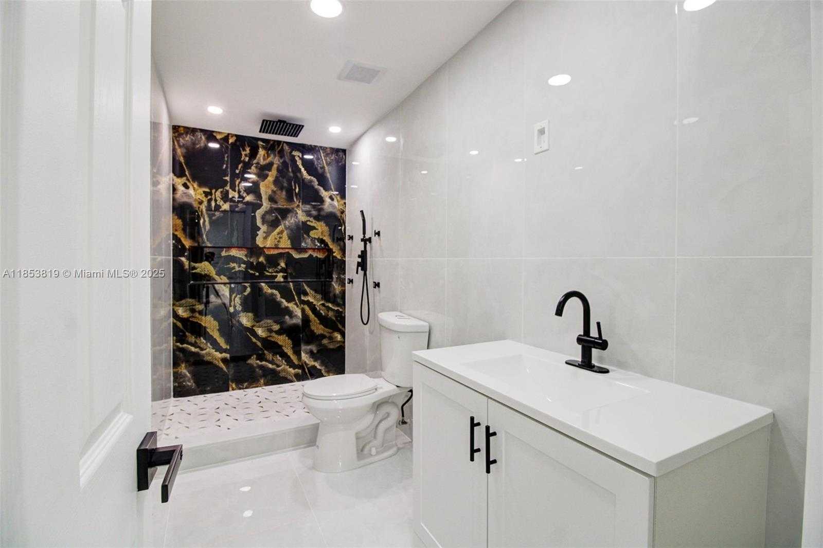 Small Image of 2840 NORTH WEST 171ST ST, Miami Gardens Number 10