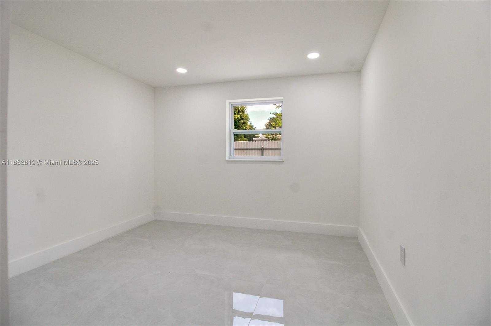 Small Image of 2840 NORTH WEST 171ST ST, Miami Gardens Number 14