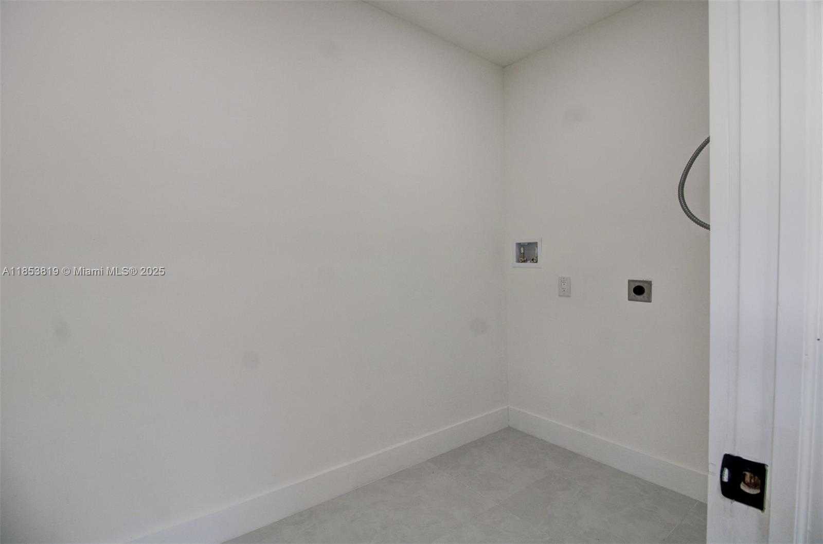 Small Image of 2840 NORTH WEST 171ST ST, Miami Gardens Number 16
