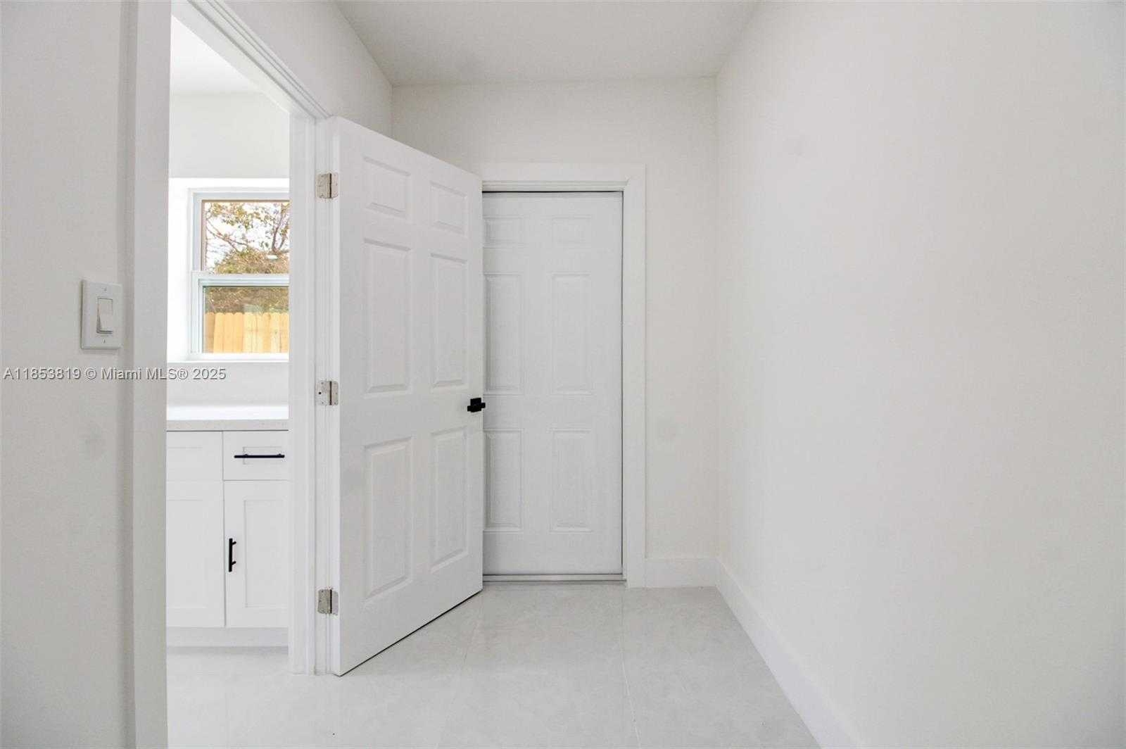 Small Image of 2840 NORTH WEST 171ST ST, Miami Gardens Number 17