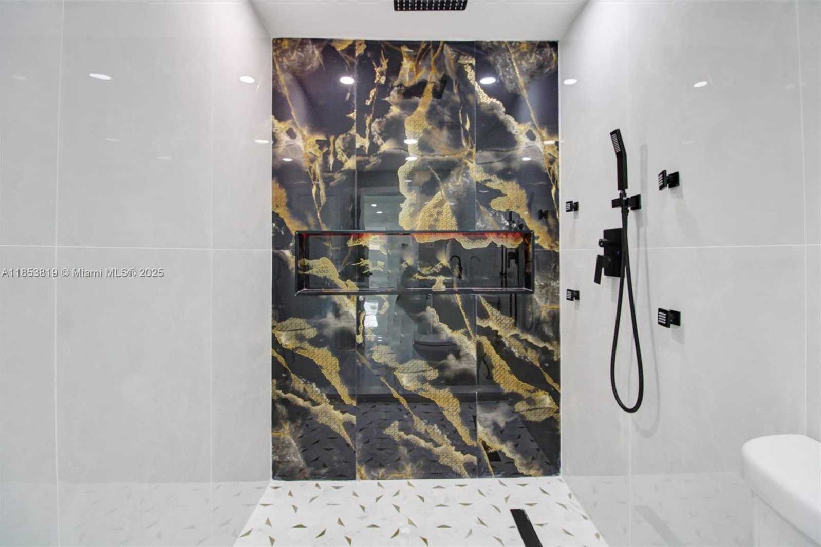 Small Image of 2840 NORTH WEST 171ST ST, Miami Gardens Number 22