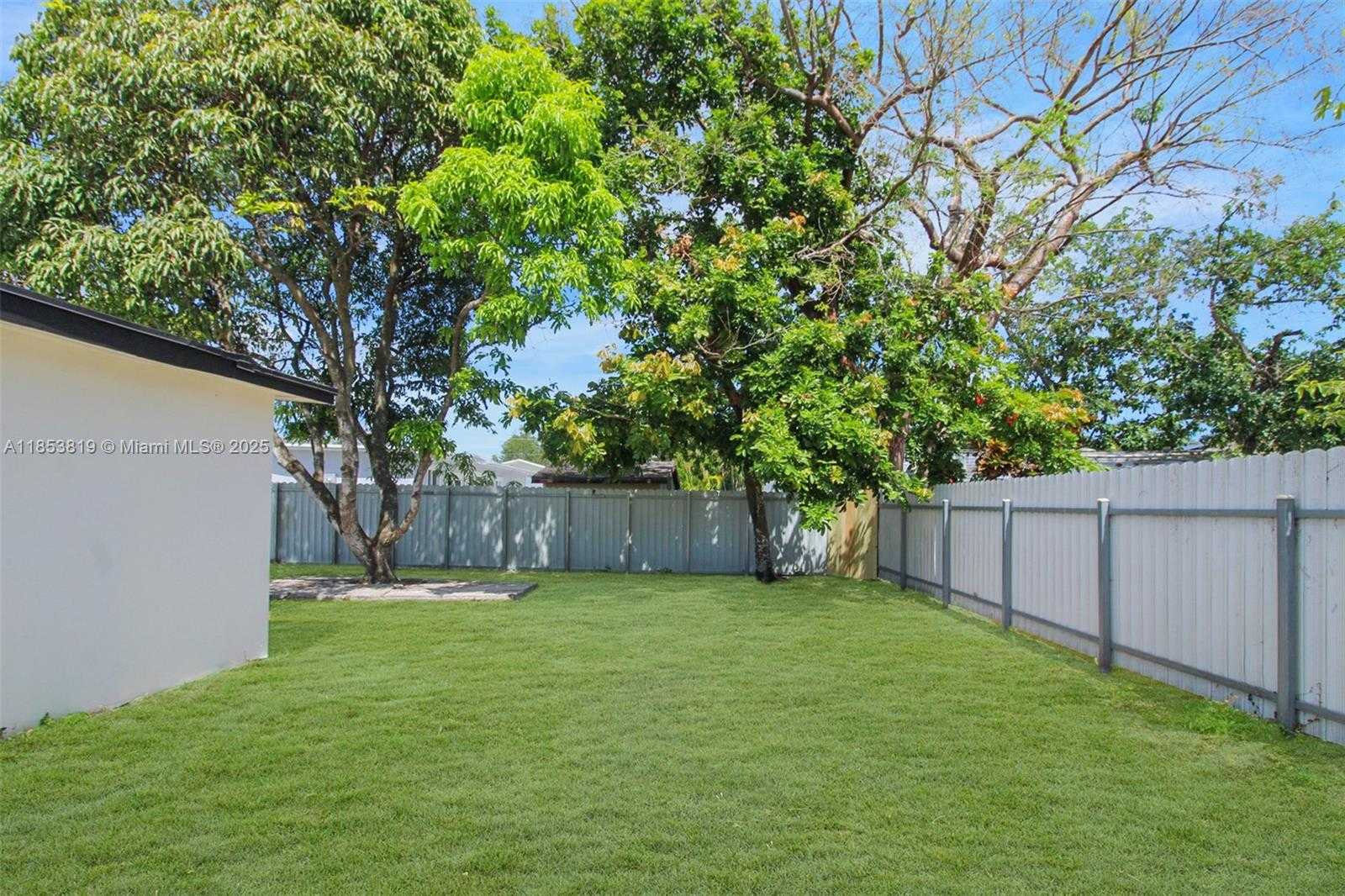 Small Image of 2840 NORTH WEST 171ST ST, Miami Gardens Number 28