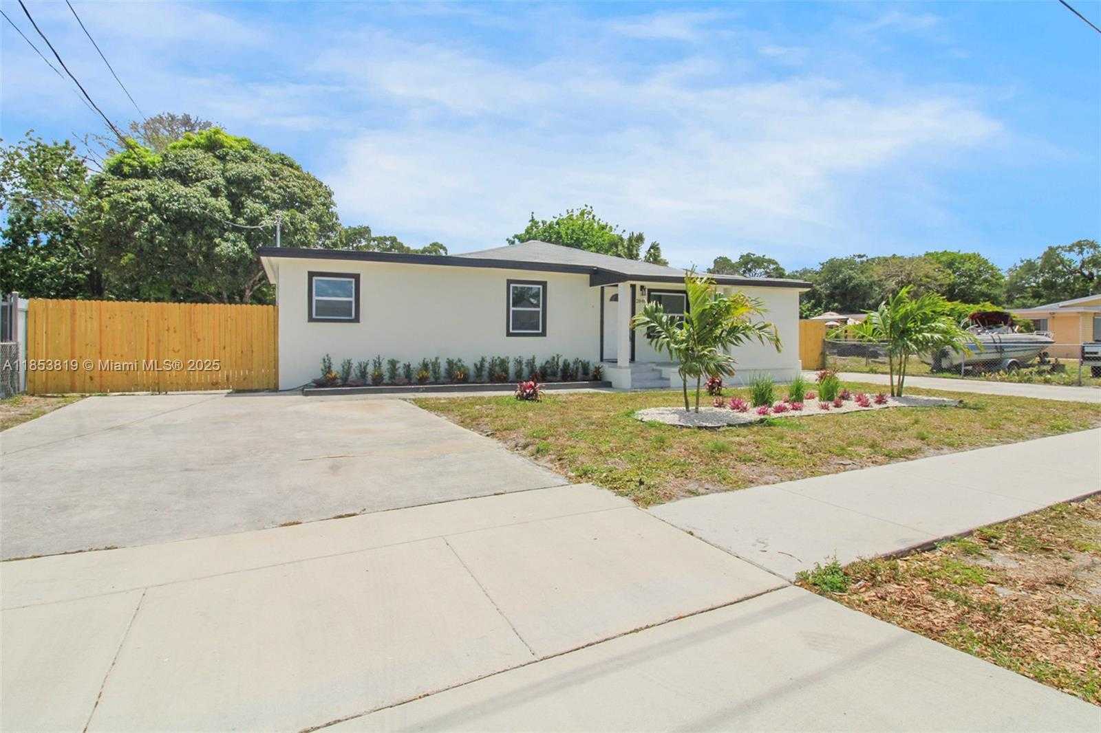 Small Image of 2840 NORTH WEST 171ST ST, Miami Gardens Number 5