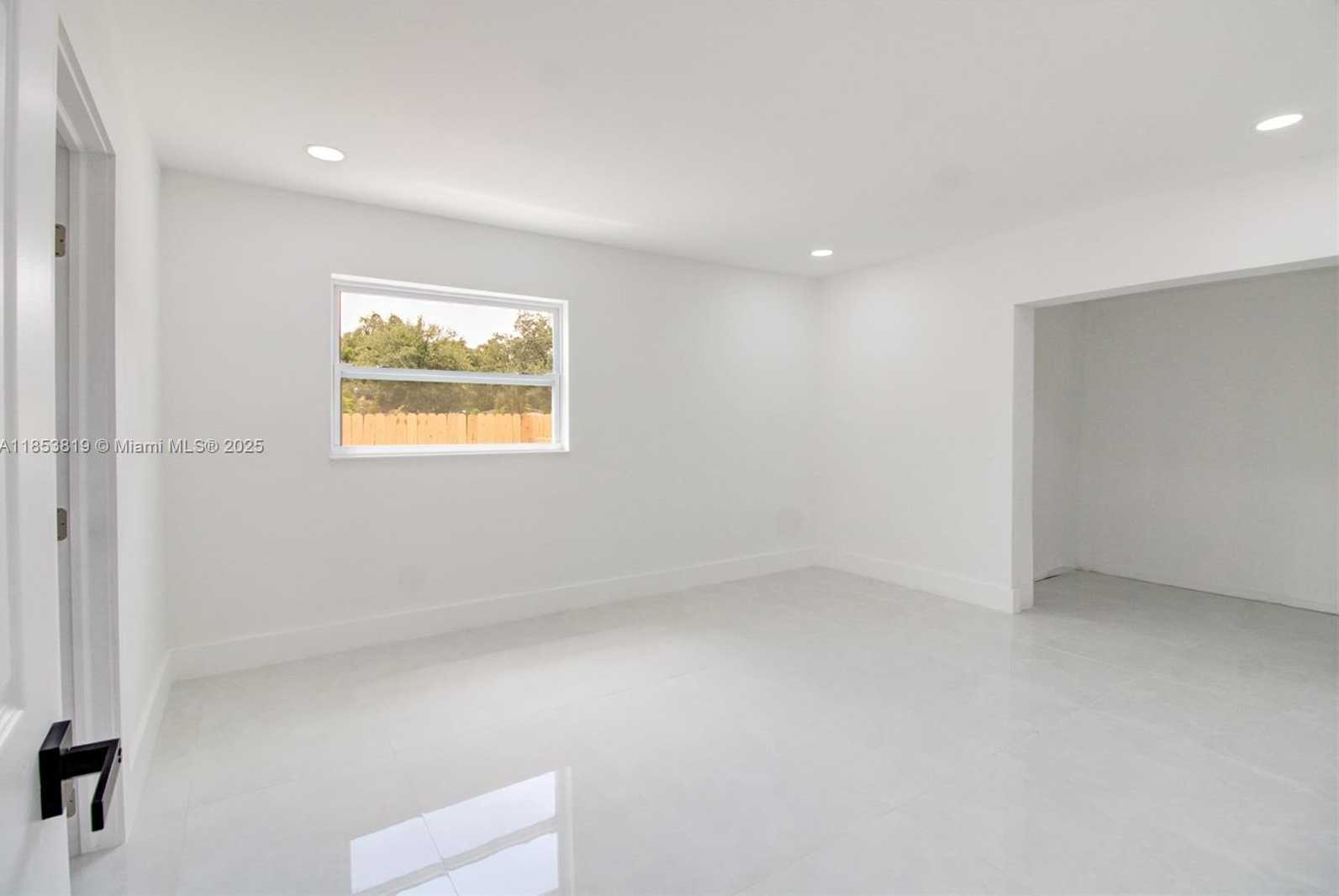 Small Image of 2840 NORTH WEST 171ST ST, Miami Gardens Number 6