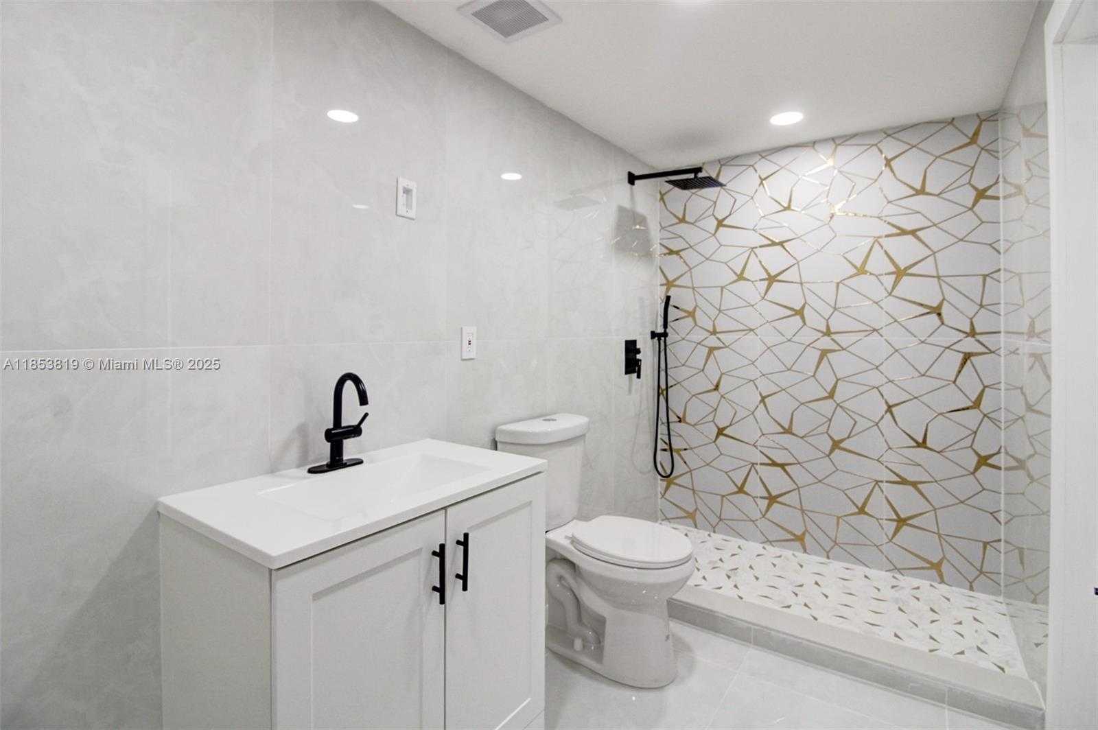 Small Image of 2840 NORTH WEST 171ST ST, Miami Gardens Number 7