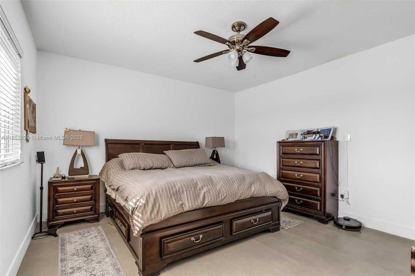 Small Image of 13000 SOUTH WEST 136TH TER, Miami Number 18