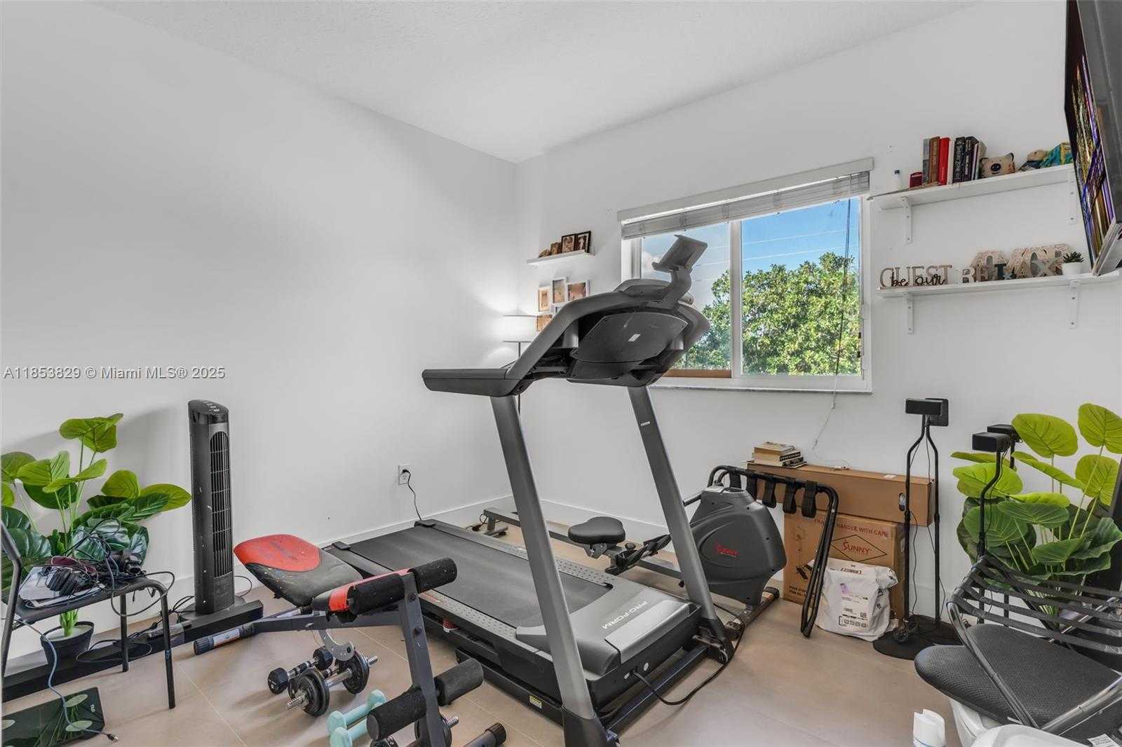 Small Image of 13000 SOUTH WEST 136TH TER, Miami Number 22