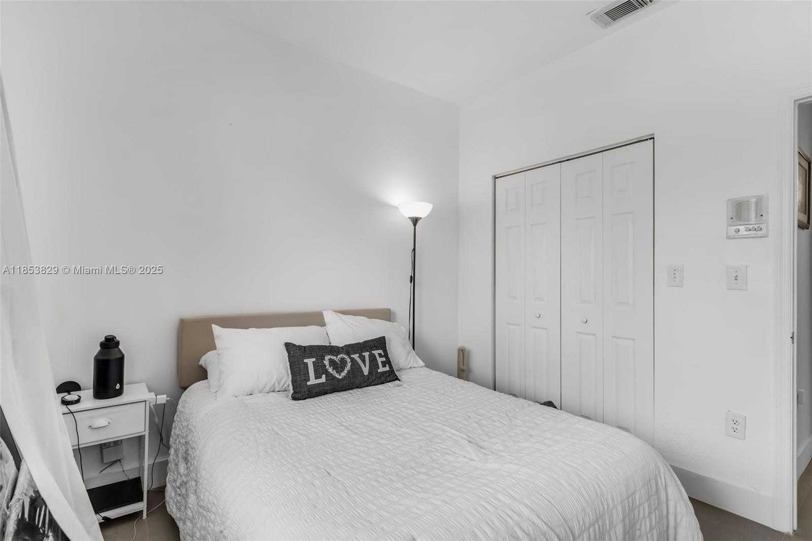 Small Image of 13000 SOUTH WEST 136TH TER, Miami Number 24