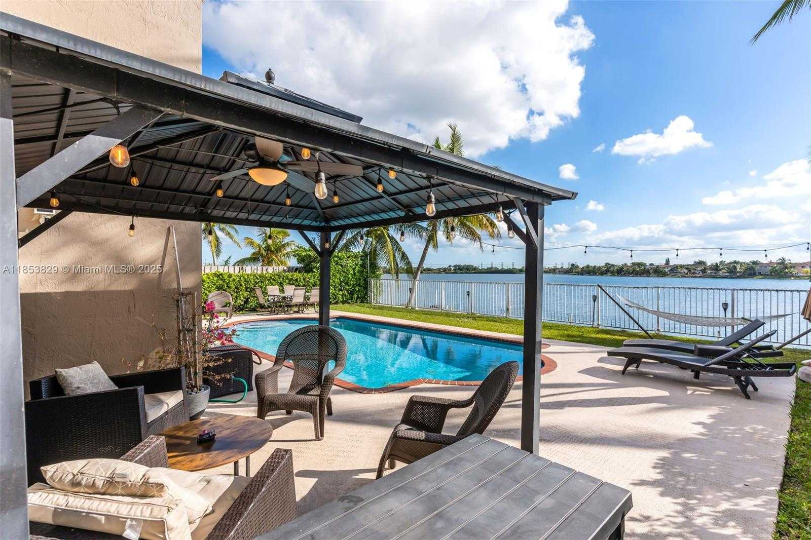 Small Image of 13000 SOUTH WEST 136TH TER, Miami Number 30
