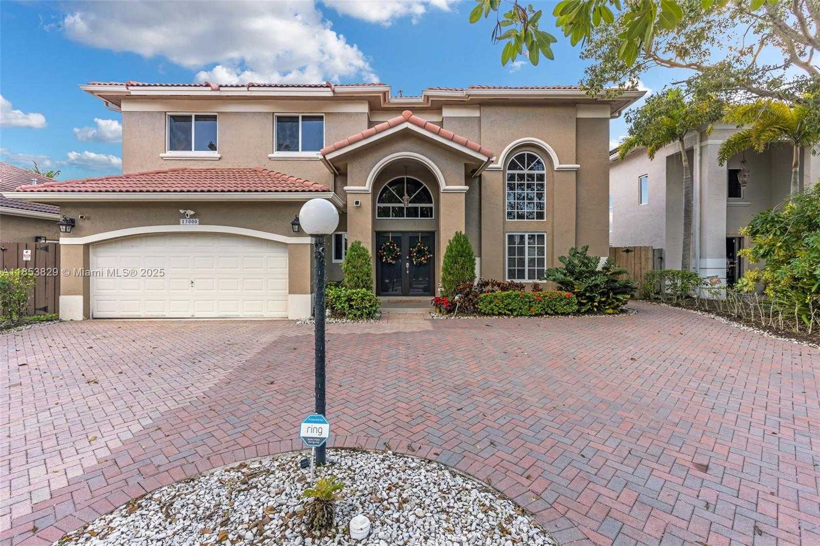 Small Image of 13000 SOUTH WEST 136TH TER, Miami Number 37