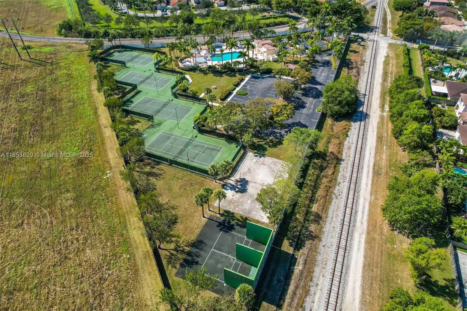 Small Image of 13000 SOUTH WEST 136TH TER, Miami Number 43