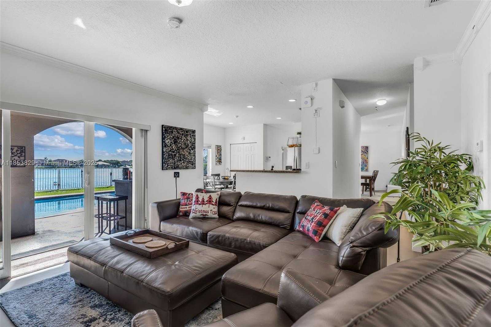 Small Image of 13000 SOUTH WEST 136TH TER, Miami Number 7