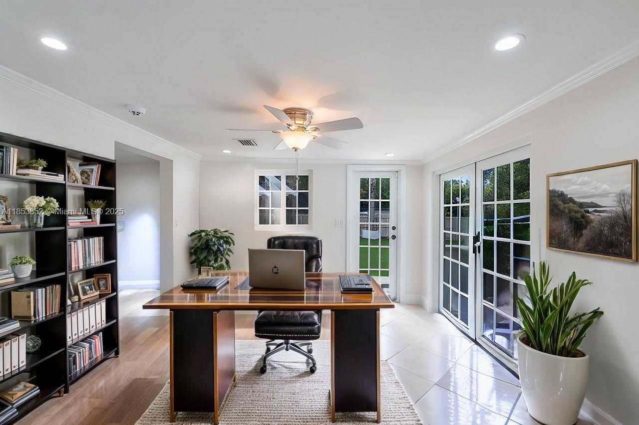 Small Image of 13000 OLD CUTLER RD, Pinecrest Number 14