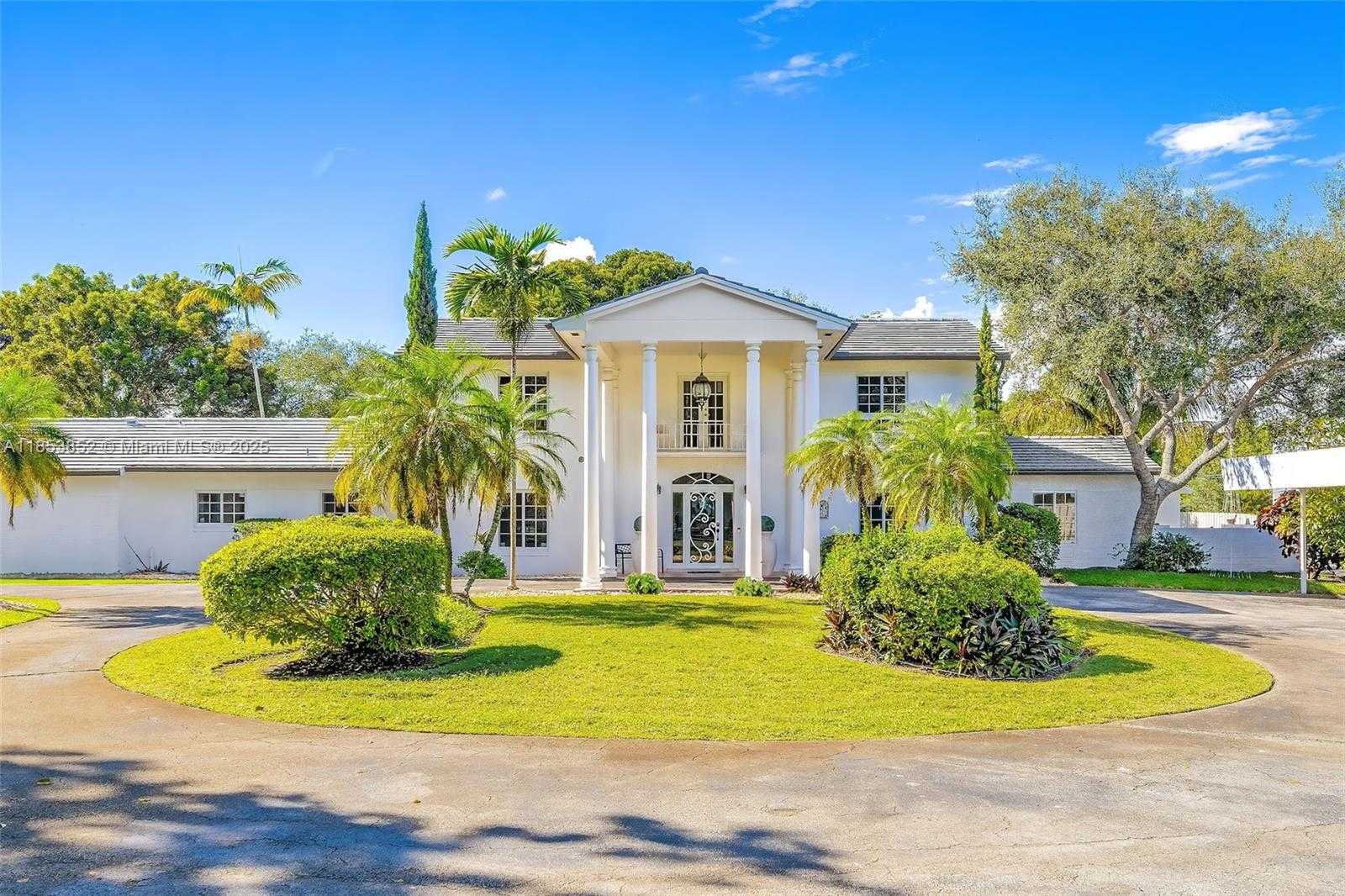 Small Image of 13000 OLD CUTLER RD, Pinecrest Number 2