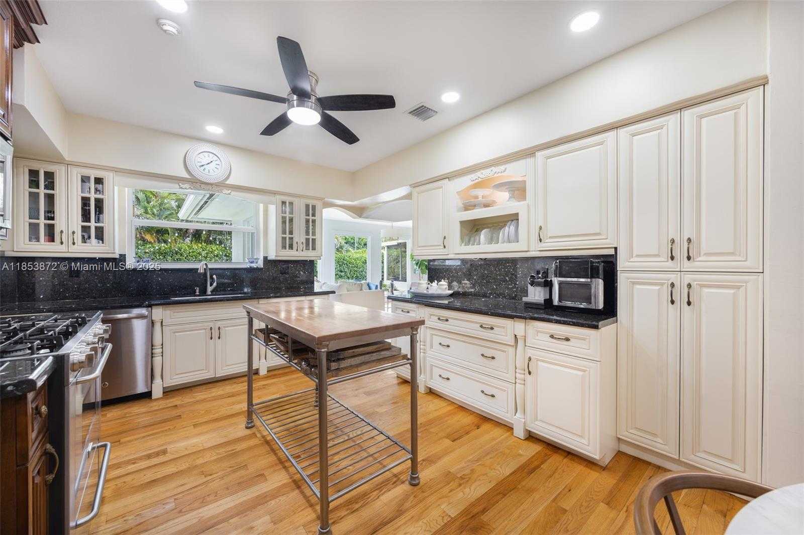 Small Image of 575 NORTH EAST 97TH ST, Miami Shores Number 14