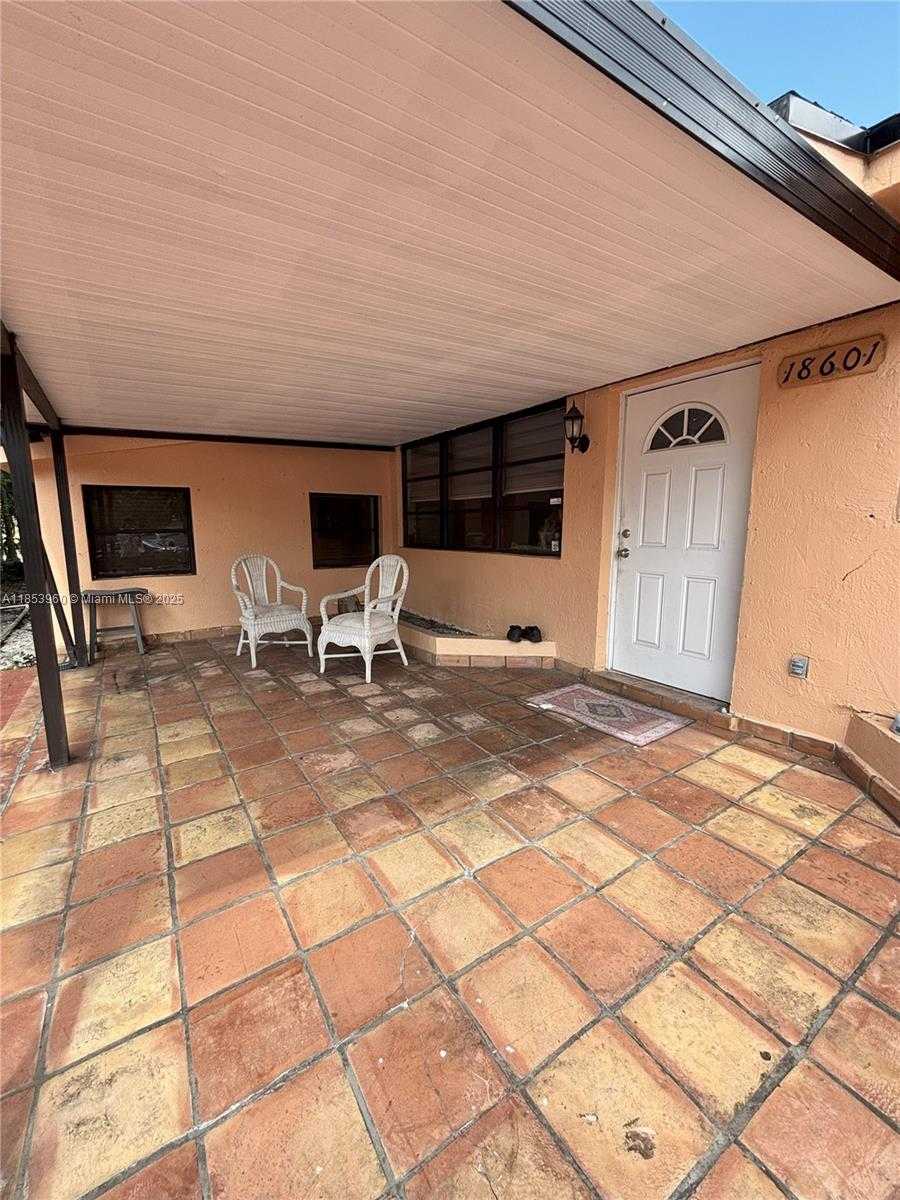 Small Image of 18601 SOUTH WEST 98TH AVE, Cutler Bay Number 5