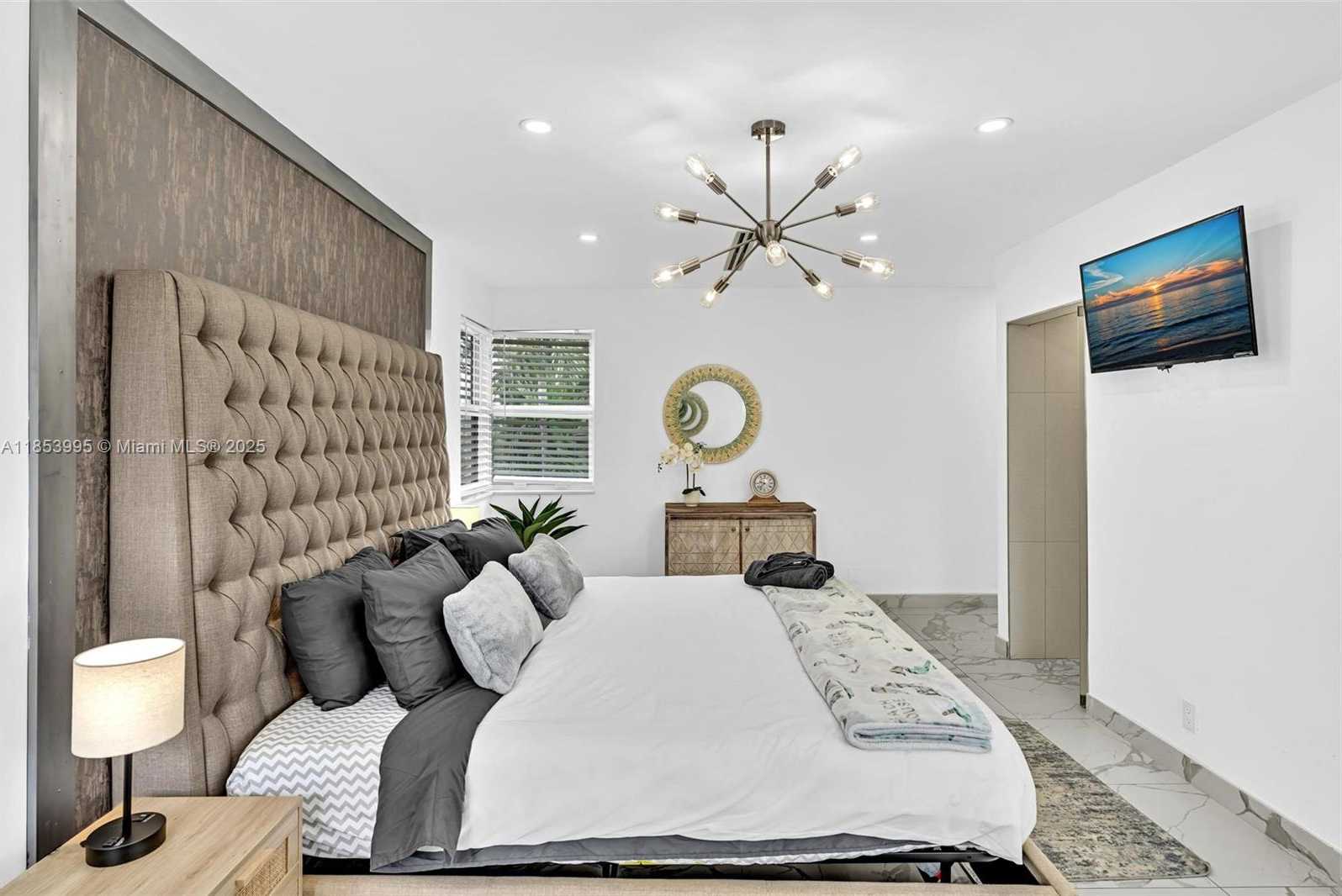 Small Image of 320 MISSOURI ST, Hollywood Number 22