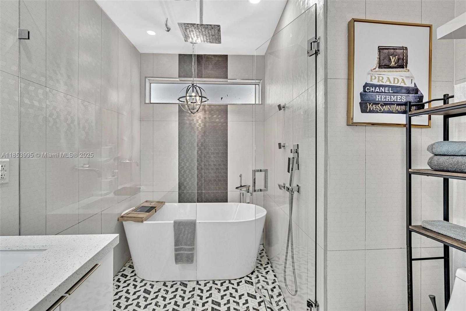Small Image of 320 MISSOURI ST, Hollywood Number 23