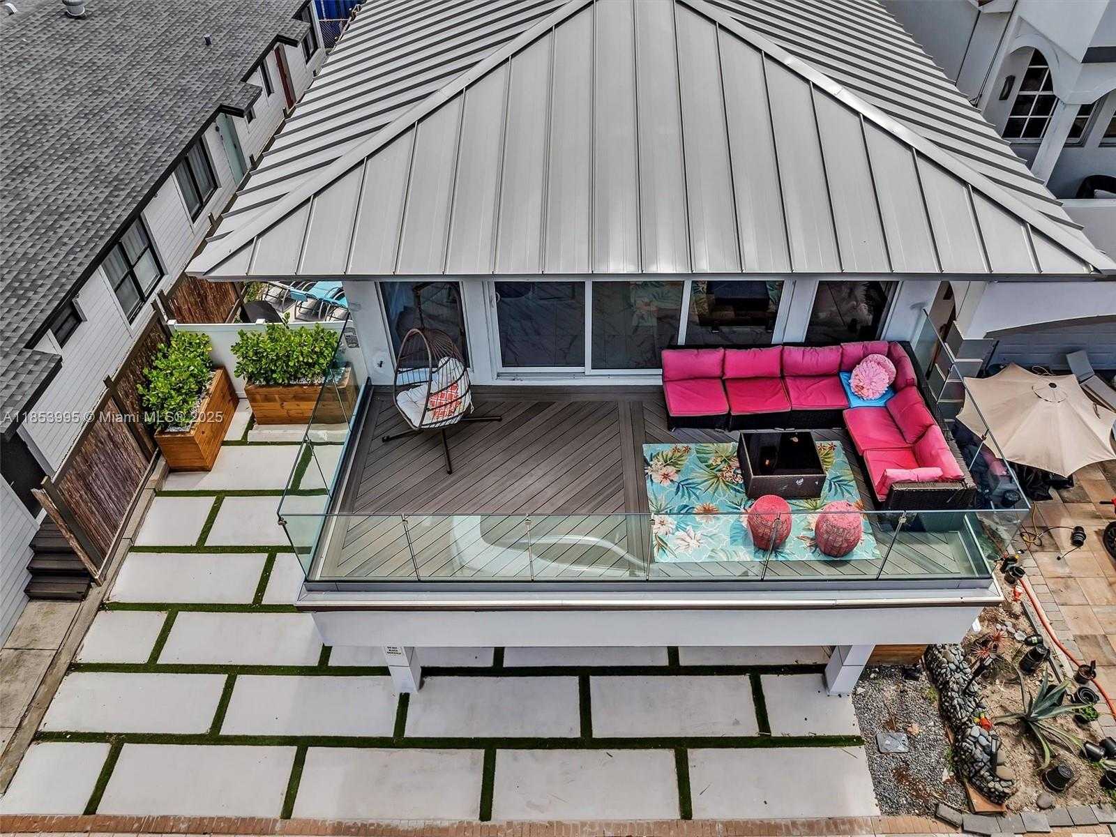 Small Image of 320 MISSOURI ST, Hollywood Number 4