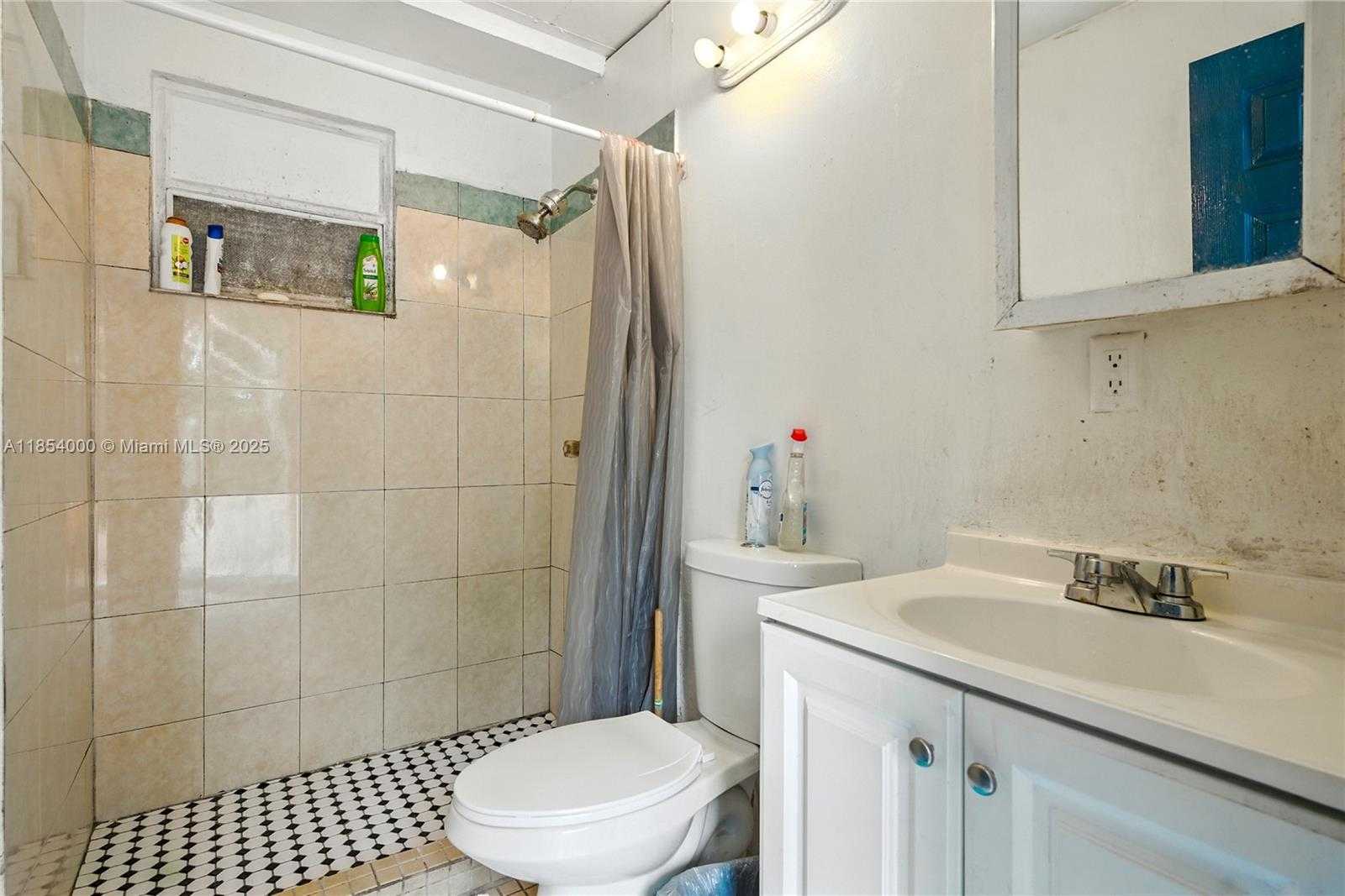 Small Image of 3633 SOUTH WEST 17TH ST, Fort Lauderdale Number 13