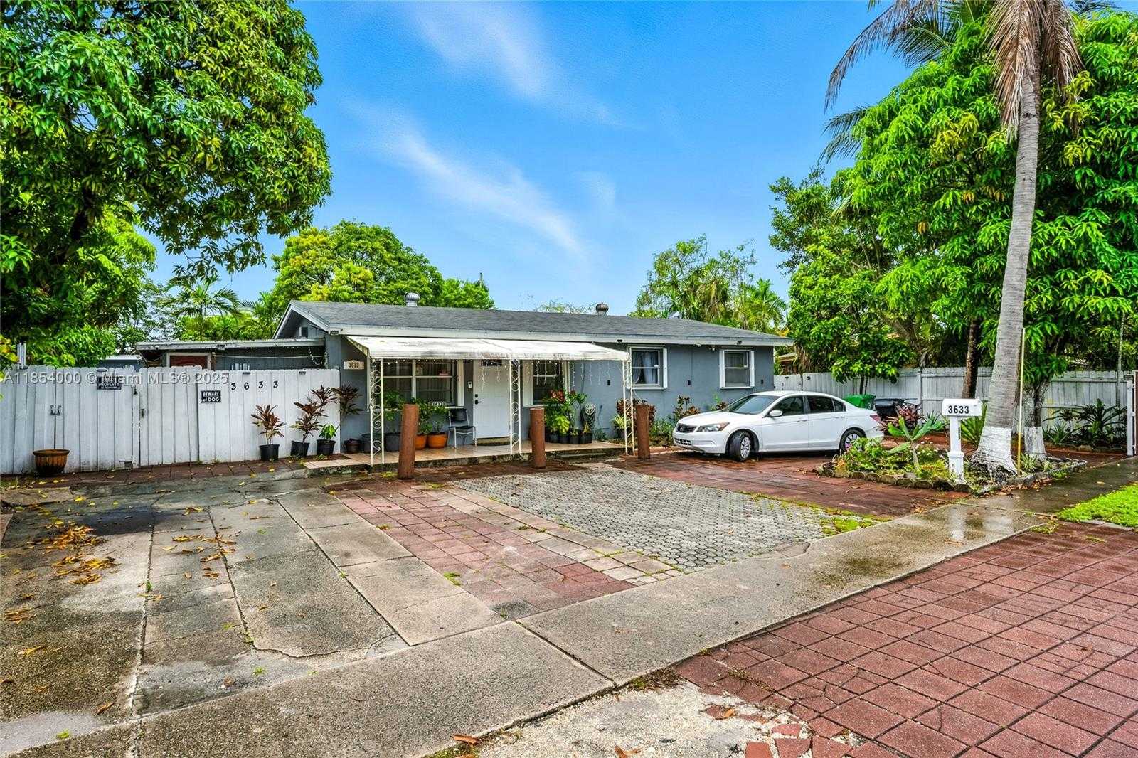 Small Image of 3633 SOUTH WEST 17TH ST, Fort Lauderdale Number 2
