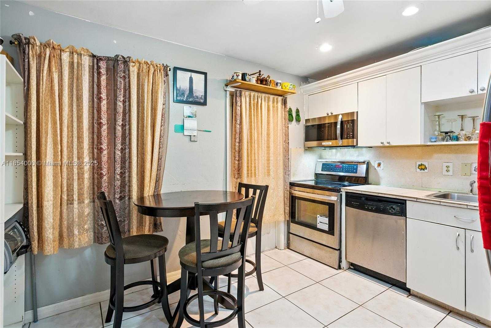 Small Image of 3633 SOUTH WEST 17TH ST, Fort Lauderdale Number 7