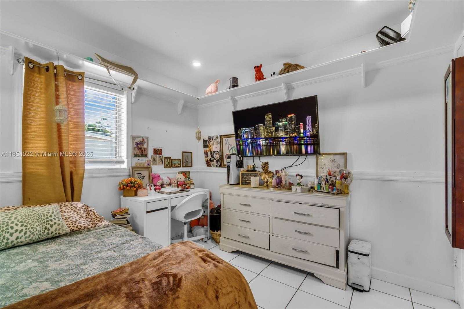 Small Image of 9435 SOUTH WEST 181ST TER, Palmetto Bay Number 22