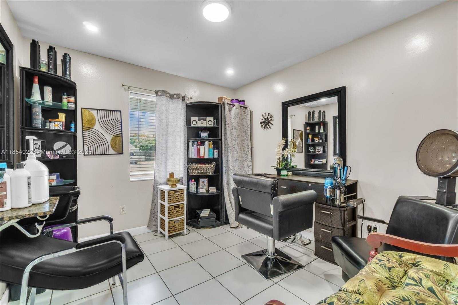 Small Image of 9435 SOUTH WEST 181ST TER, Palmetto Bay Number 25