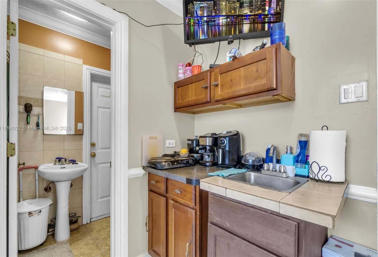 Small Image of 9435 SOUTH WEST 181ST TER, Palmetto Bay Number 27
