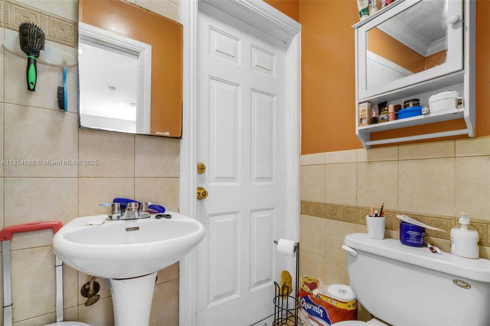 Small Image of 9435 SOUTH WEST 181ST TER, Palmetto Bay Number 28