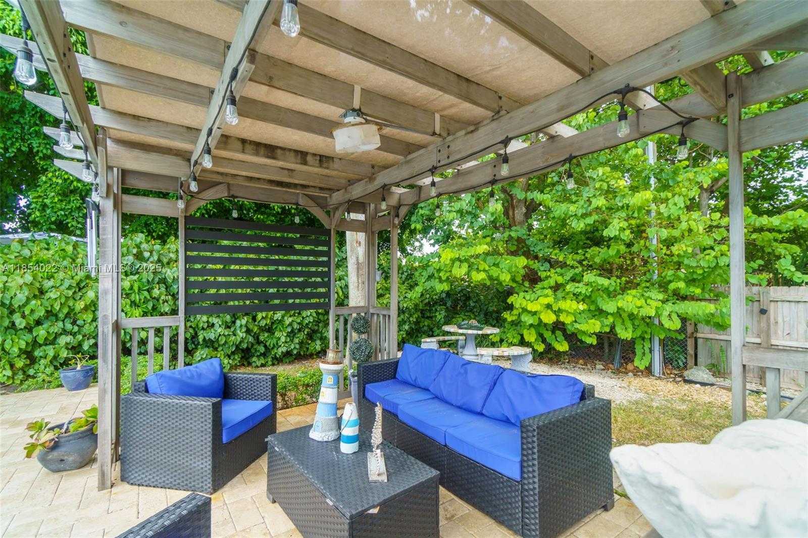 Small Image of 9435 SOUTH WEST 181ST TER, Palmetto Bay Number 30