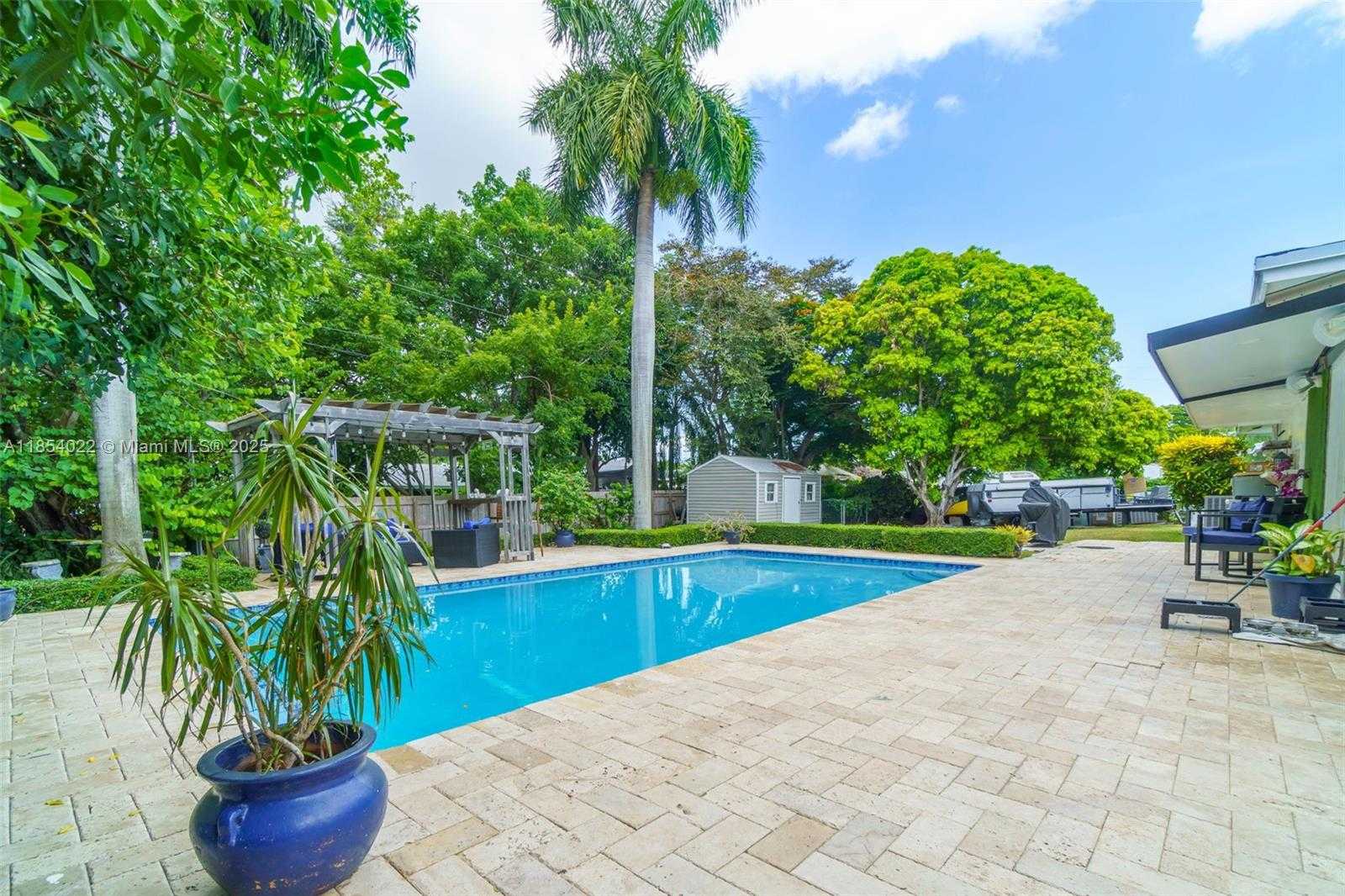 Small Image of 9435 SOUTH WEST 181ST TER, Palmetto Bay Number 5