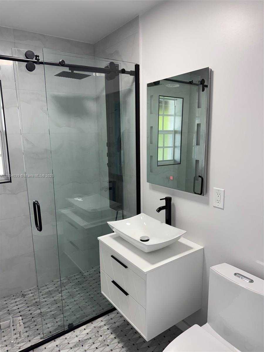 Small Image of 1628 ARTHUR ST, Hollywood Number 12
