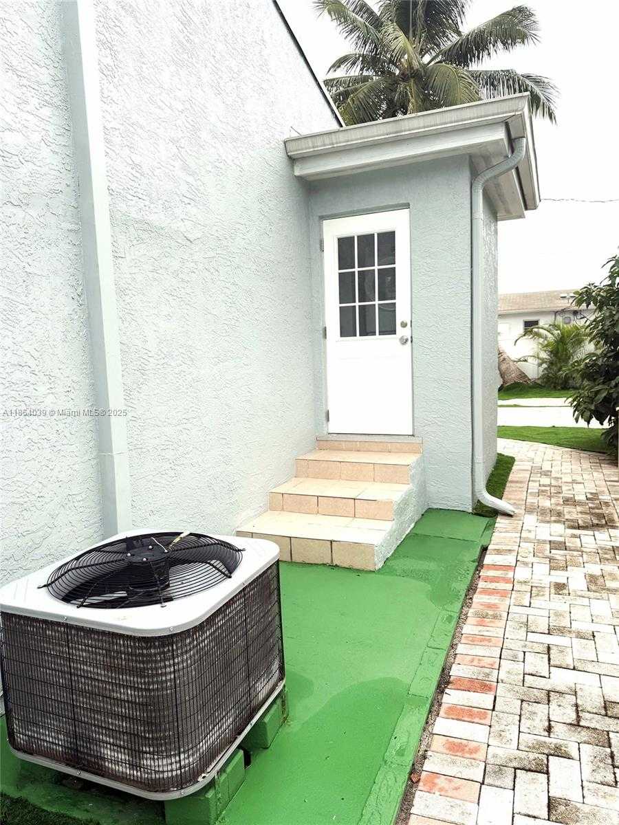Small Image of 1628 ARTHUR ST, Hollywood Number 21