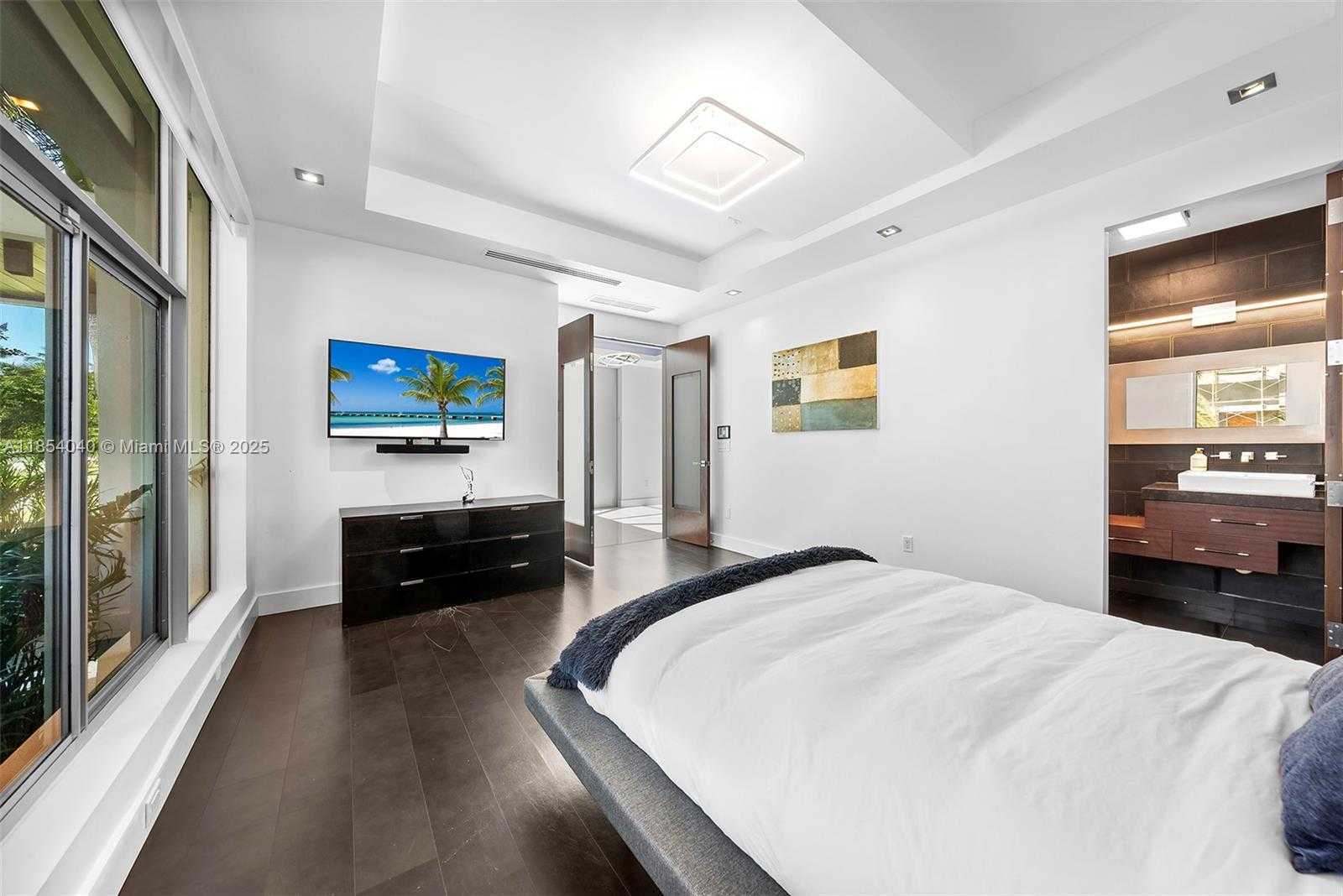 Small Image of 300 ROYAL PLAZA DR, Fort Lauderdale Number 12