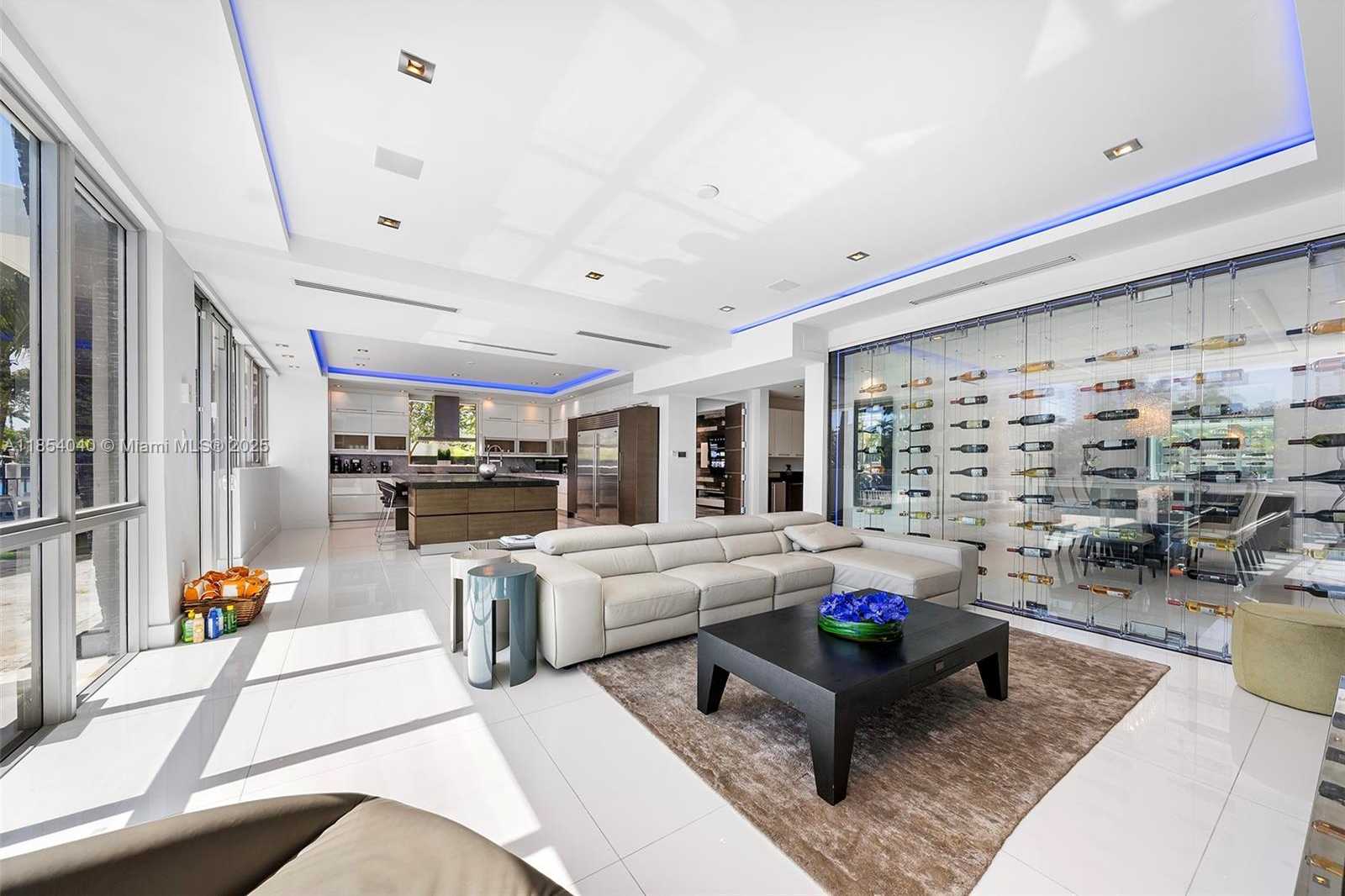 Small Image of 300 ROYAL PLAZA DR, Fort Lauderdale Number 26