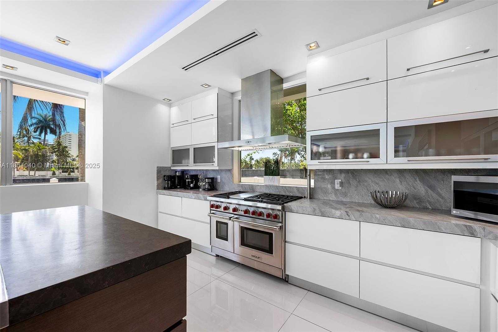 Small Image of 300 ROYAL PLAZA DR, Fort Lauderdale Number 30