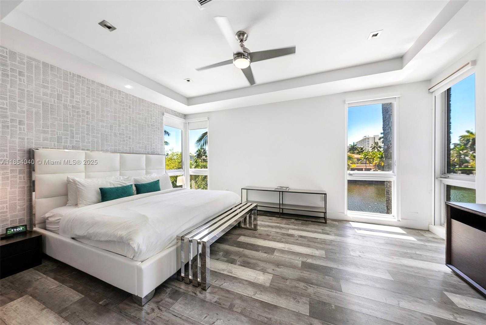 Small Image of 300 ROYAL PLAZA DR, Fort Lauderdale Number 34