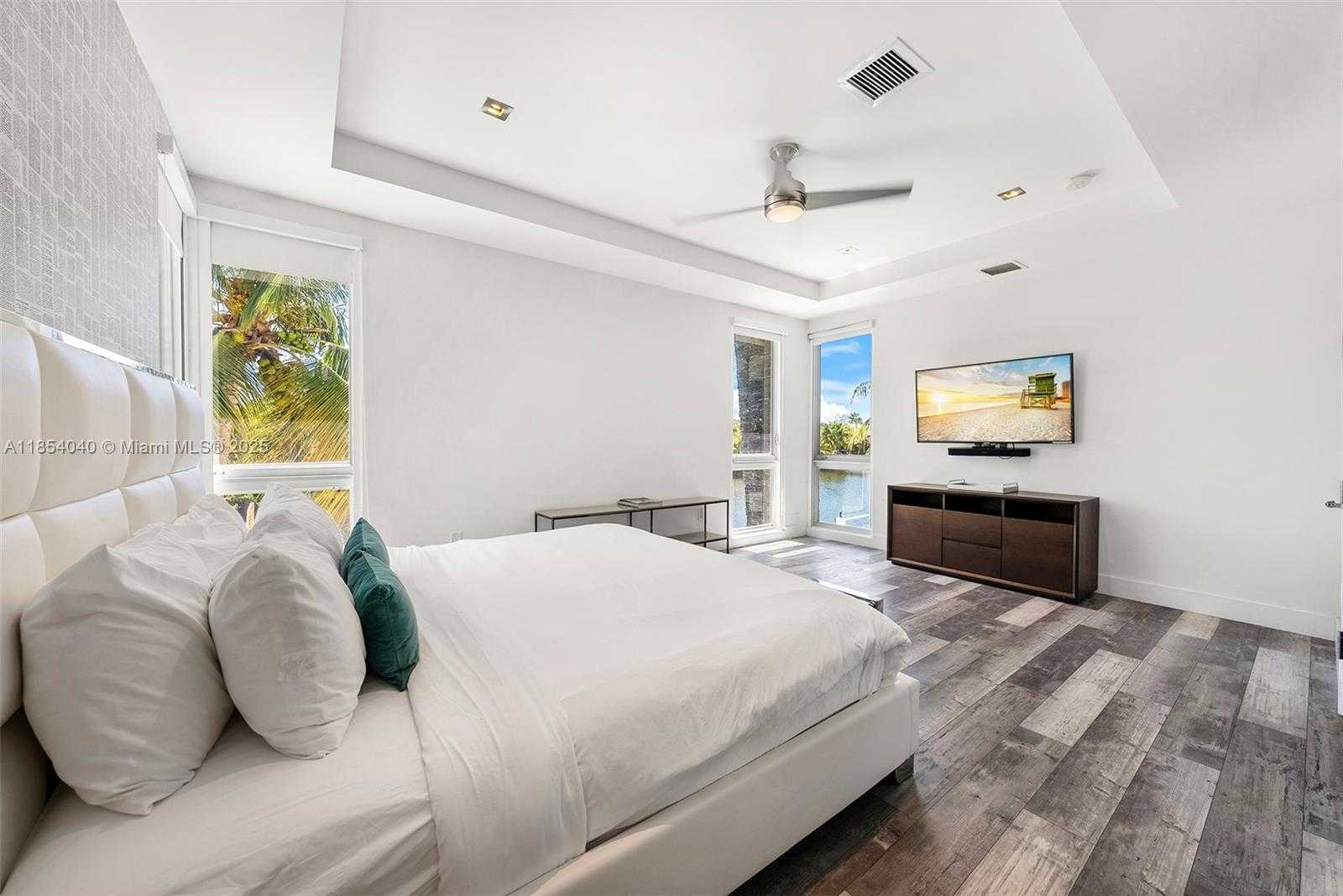 Small Image of 300 ROYAL PLAZA DR, Fort Lauderdale Number 35