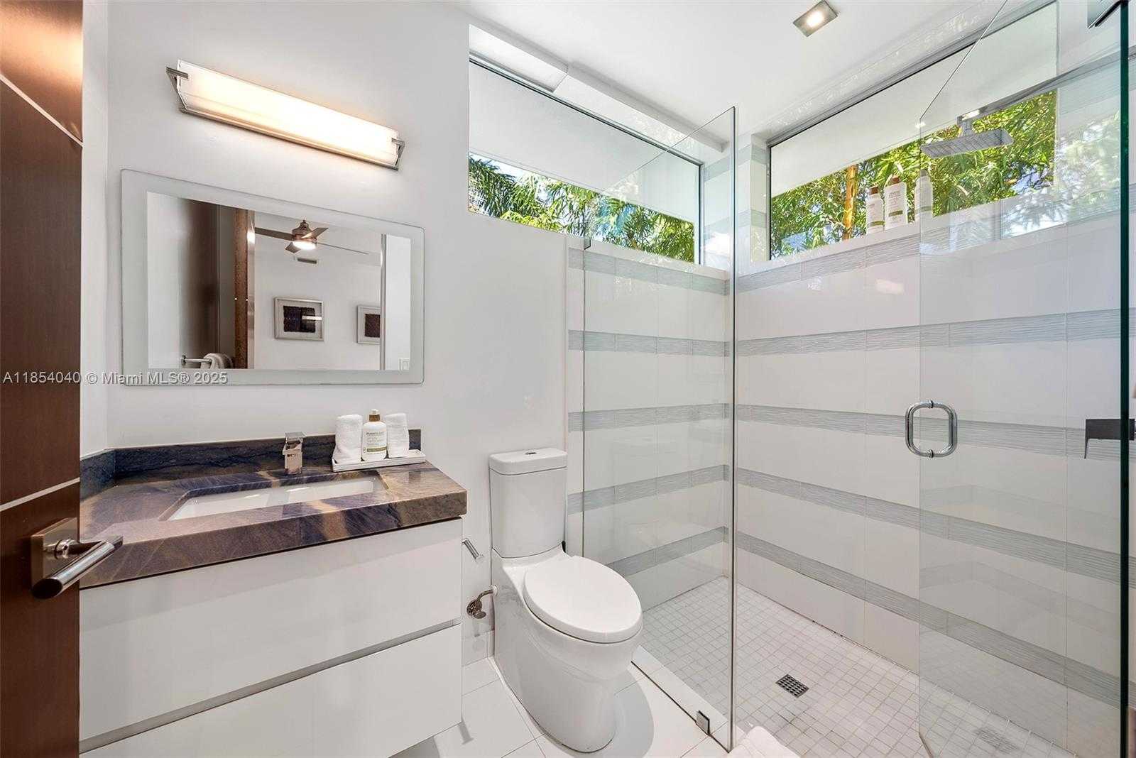 Small Image of 300 ROYAL PLAZA DR, Fort Lauderdale Number 39
