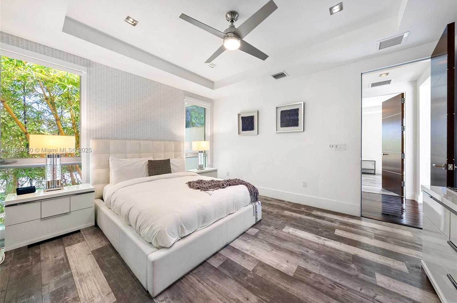 Small Image of 300 ROYAL PLAZA DR, Fort Lauderdale Number 40